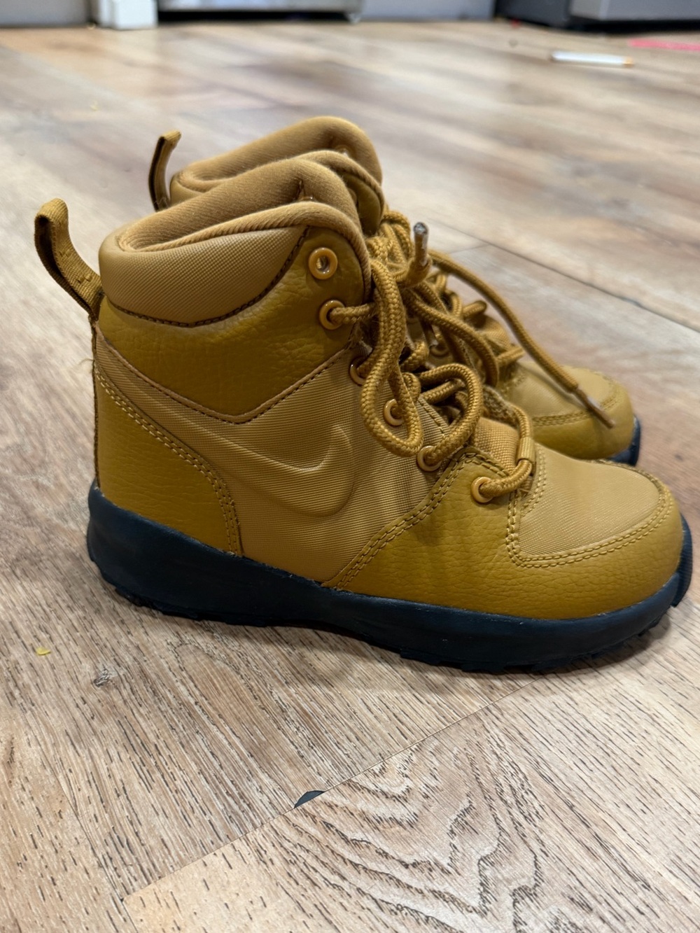 Nike Kids' High-Top Boots